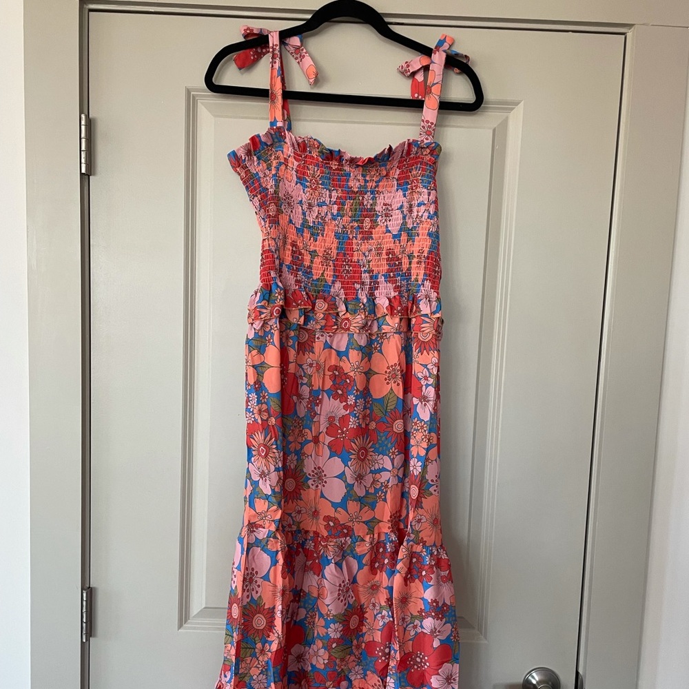 NEVER WORN - Smocked top midi dress
